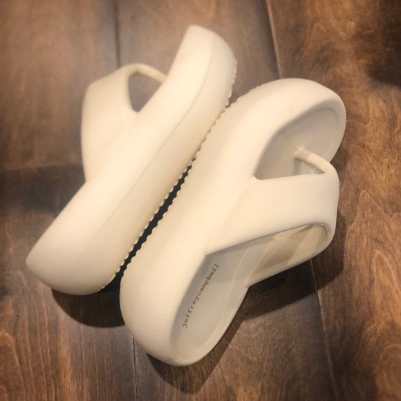 JEFRREY CAMPBELL CHILLAXIN PLATFORM FLIP FLOP NWOT - Picture 8 of 16